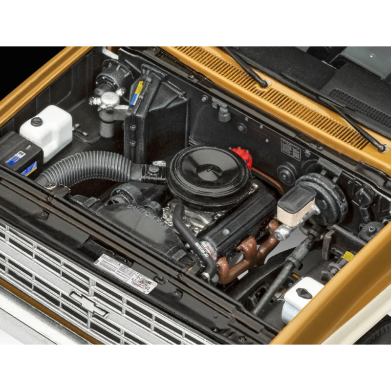 MAQUETA STRANGER THINGS Chevrolet K5 Policia 1:25 (Pintura/Pegamento)