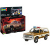 MAQUETA STRANGER THINGS Chevrolet K5 Policia 1:25 (Pintura/Pegamento)